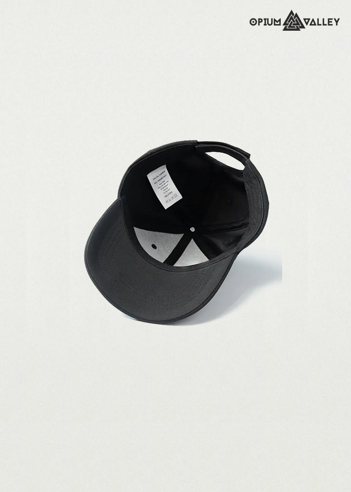 Baseball Ottoman Cap with curved brim and breathable fabric inside – stylish unisex streetwear cap by Opiumvalley.

