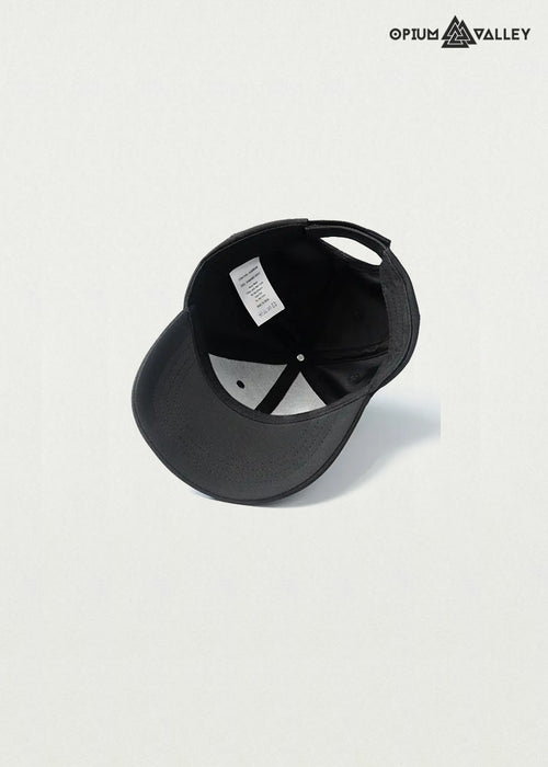 Baseball Ottoman Cap with curved brim and breathable fabric inside – stylish unisex streetwear cap by Opiumvalley.

