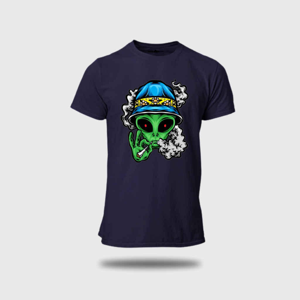 Funny Stoner Alien T-shirt - Relaxed Fit