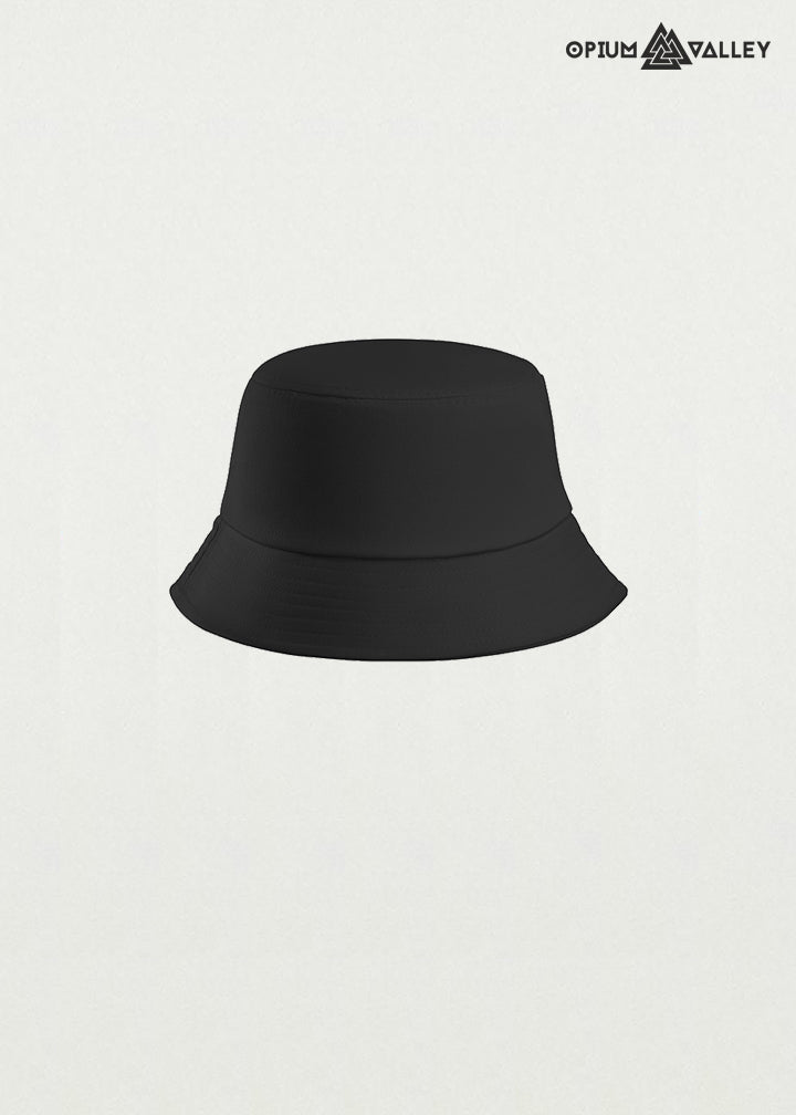 Plain bucket hat with breathable fabric and minimal streetwear design – unisex summer headwear by Opiumvalley.