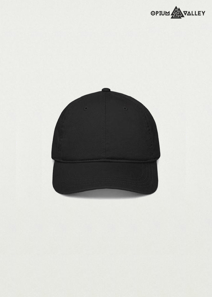 Plain classic baseball cap with curved brim and breathable fabric – minimal streetwear headwear by Opiumvalley